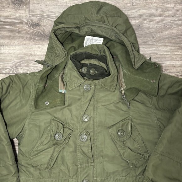 VTG Canadian Army Extreme Cold Weather Parka Winter Coat OG107 Short/Med 63/67" - Picture 2 of 16